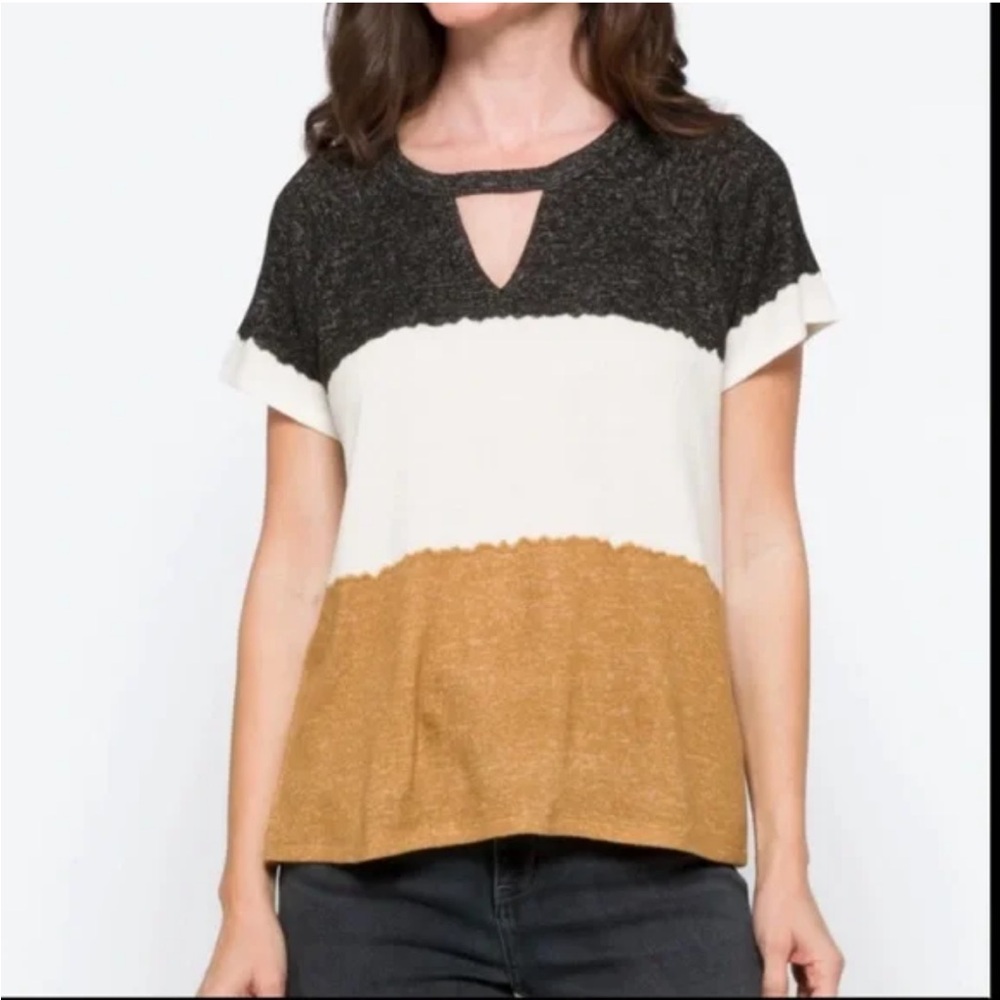 Bobeau t shirt with stripes and keyhole cutout size small